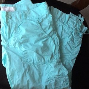 GAP Surplus cargo Capri